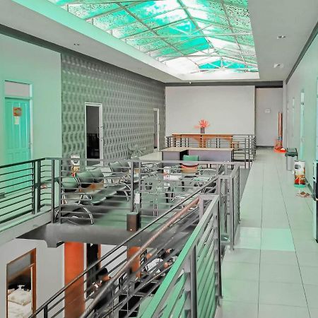 Urbanview Hotel Bagoes Sintang Bagian luar foto