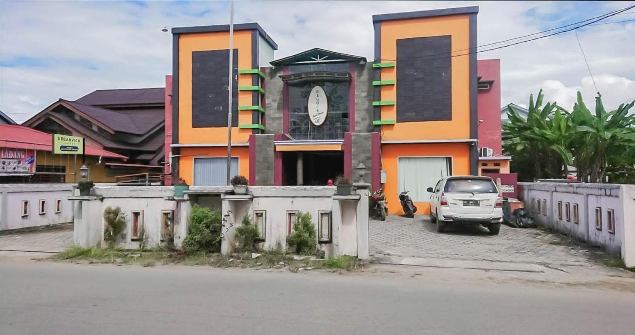 Urbanview Hotel Bagoes Sintang Bagian luar foto