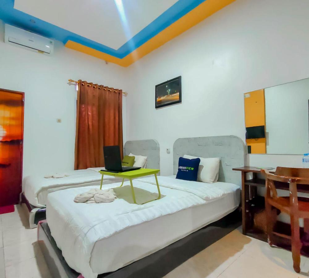 Urbanview Hotel Bagoes Sintang Bagian luar foto